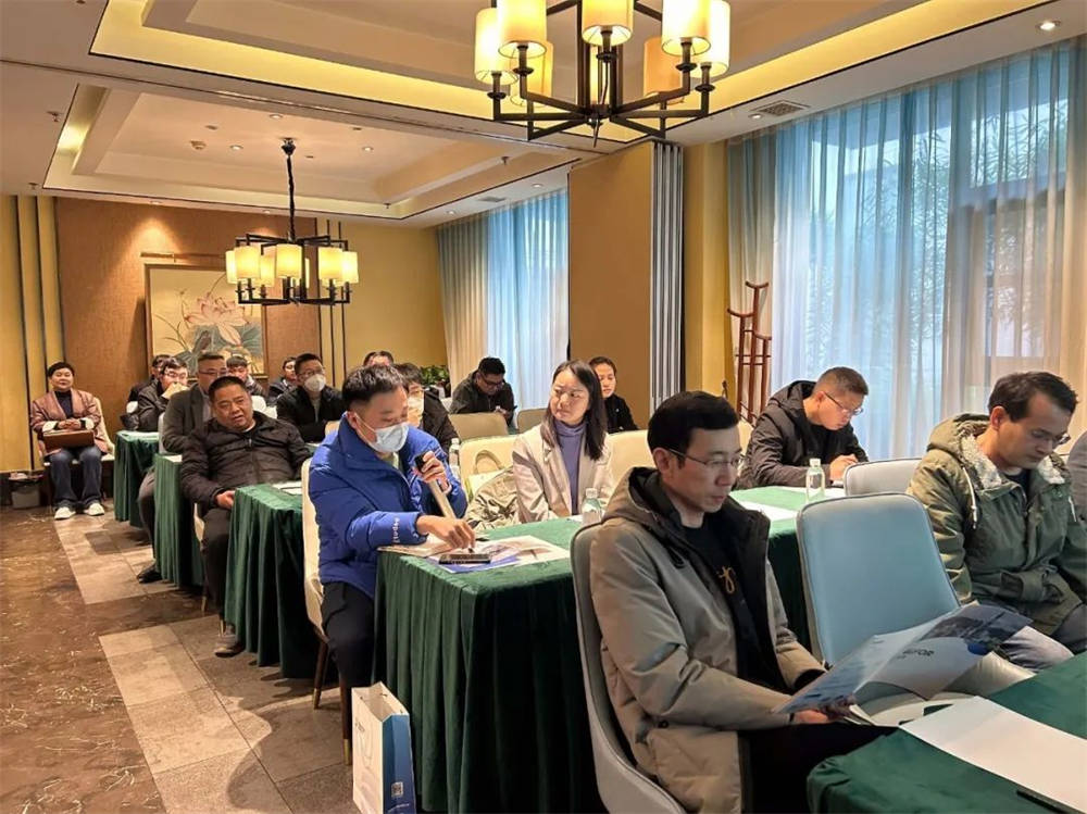 8e725a31657c7c332f665d954707c940.jpg 8e725a31657c7c332f665d954707c940.jpg